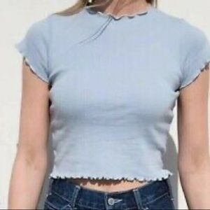 TRADED ON DEP0P brandy melville wynn top!